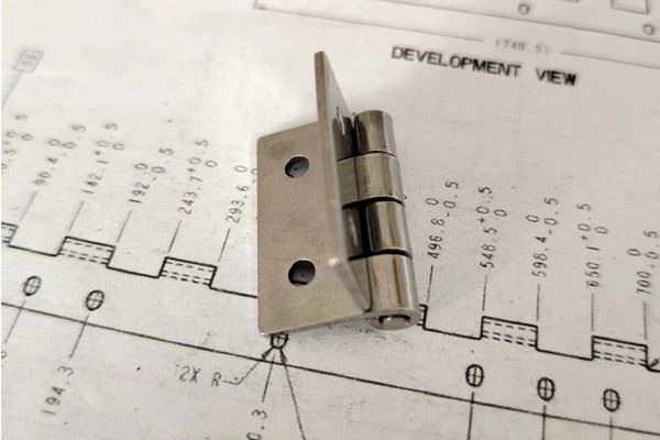 Easy-to-detach Storm Door Hinges