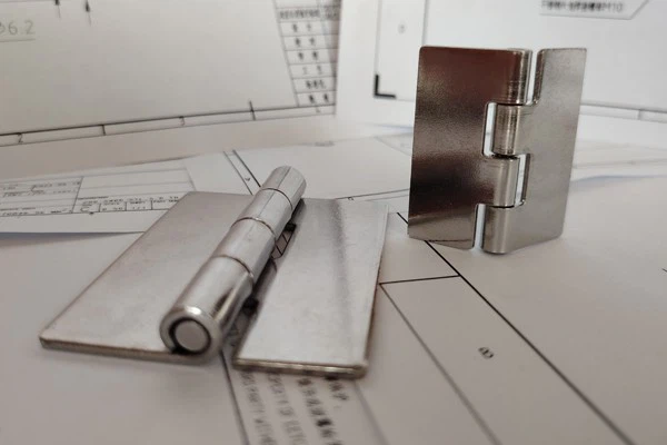Four-section Hinge