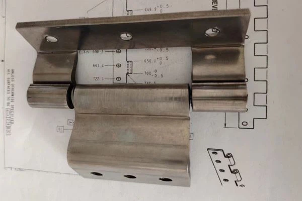 High-strength Hinge With Cover