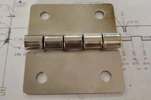 Decorative Exposed Silent Hinges